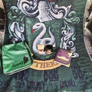 Harry Potter Slytherin Bundle – Bag, Mug, Travel Cup & Cookbook